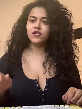 Curvydesifromgermany online show from 01-08-25, 02:35