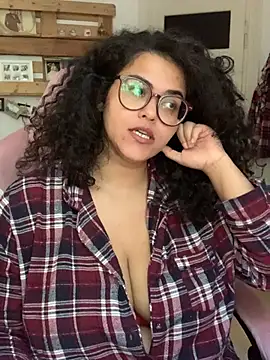 Curvydesifromgermany online show from 07-21-26, 02:08