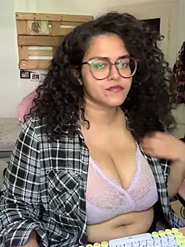 Curvydesifromgermany online show from 07-29-26, 01:53