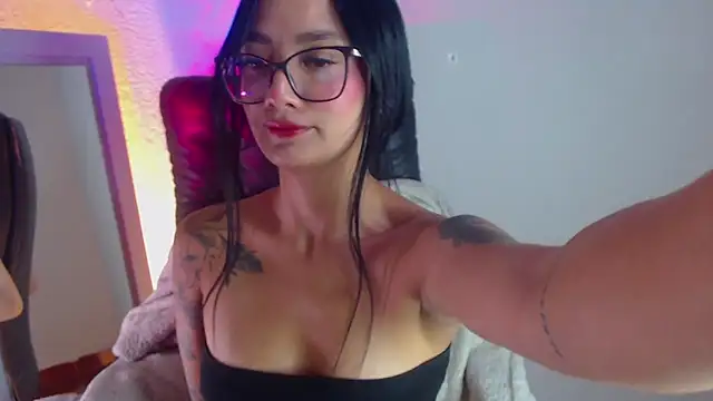 Snapshot of mariiana-diaz chatting on 05-20-26, 07:31 mariiana-diaz online show from 05-20-26, 07:31