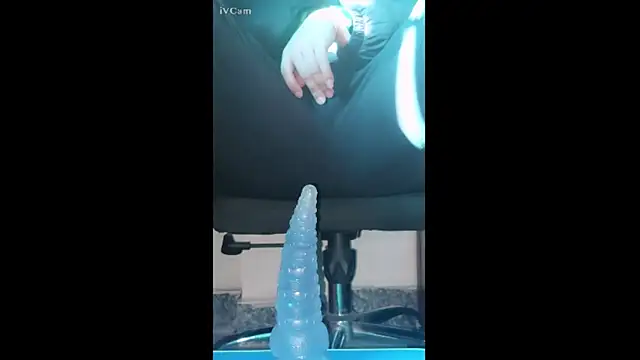 Snapshot of Haniiiiii chatting on 01-07-26, 01:41 Haniiiiii online show from 01-07-26, 01:41