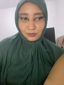 hannahayat online show from 11-14-25, 02:43