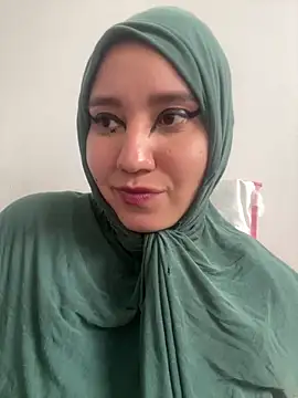 Snapshot of hannahayat chatting on 12-20-25, 03:19 hannahayat online show from 12-20-25, 03:19