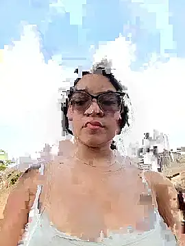 -VICKKY online show from 11-22-25, 01:43