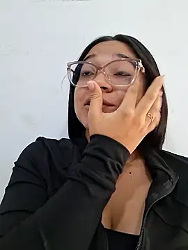 -VICKKY online show from 03-31-26, 02:28