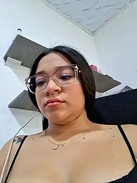 -VICKKY online show from 06-15-26, 02:30
