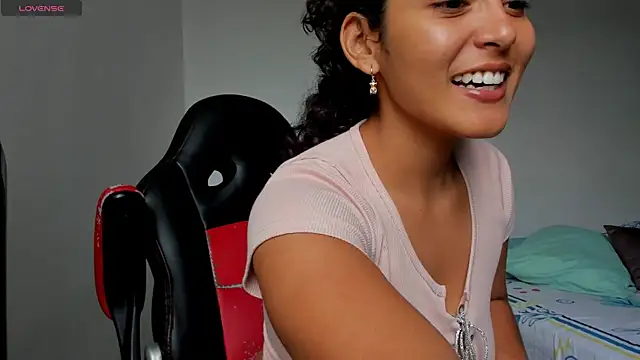 sofiaparker8 online show from 06-10-26, 07:57