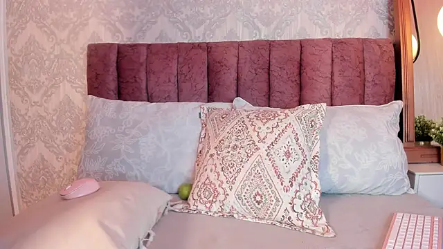 tiffany becker online show from 09-25-25, 12:09