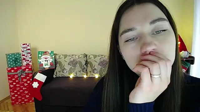 Snapshot of Pretty_shy chatting on 12-21-24, 12:38 Pretty shy online show from 12-21-24, 12:38