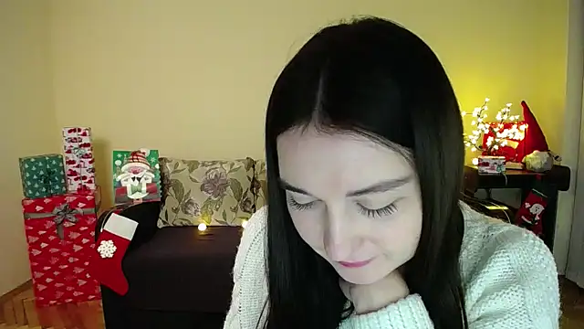 Snapshot of Pretty_shy chatting on 12-27-24, 02:54 Pretty shy online show from 12-27-24, 02:54