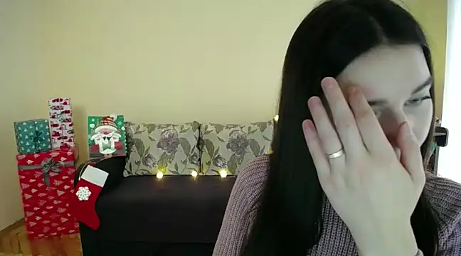 Snapshot of Pretty_shy chatting on 12-29-24, 08:44 Pretty shy online show from 12-29-24, 08:44