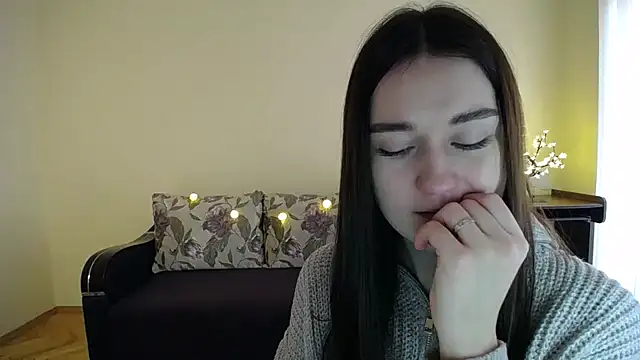 Snapshot of Pretty_shy chatting on 01-14-25, 08:09 Pretty shy online show from 01-14-25, 08:09