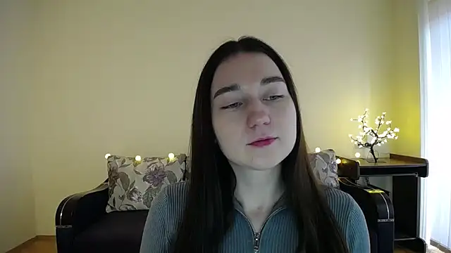 Snapshot of Pretty_shy chatting on 01-18-25, 09:02 Pretty shy online show from 01-18-25, 09:02