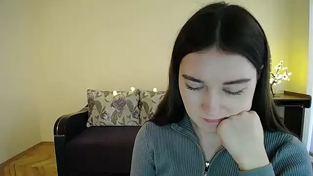 Snapshot of Pretty_shy chatting on 01-31-25, 12:40 Pretty shy online show from 01-31-25, 12:40