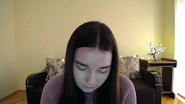Snapshot of Pretty_shy chatting on 02-06-25, 08:39 Pretty shy online show from 02-06-25, 08:39