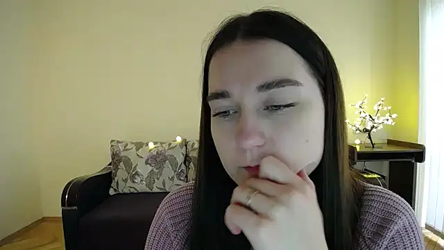 Snapshot of Pretty_shy chatting on 02-06-25, 12:05 Pretty shy online show from 02-06-25, 12:05