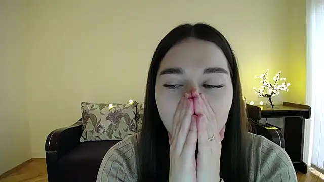 Snapshot of Pretty_shy chatting on 02-07-25, 09:26 Pretty shy online show from 02-07-25, 09:26