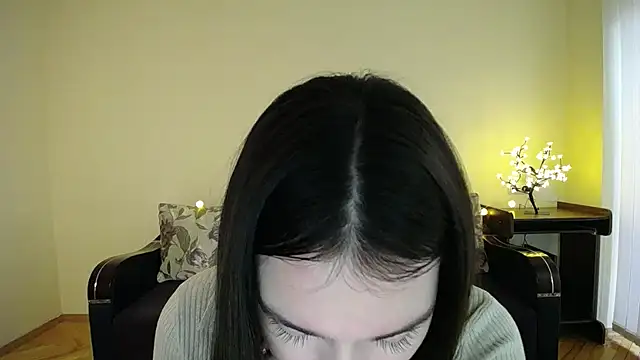 Snapshot of Pretty_shy chatting on 02-08-25, 09:13 Pretty shy online show from 02-08-25, 09:13