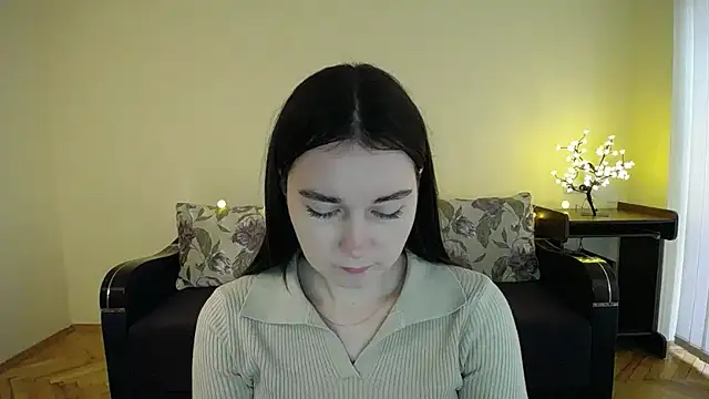 Snapshot of Pretty_shy chatting on 02-08-25, 12:50 Pretty shy online show from 02-08-25, 12:50