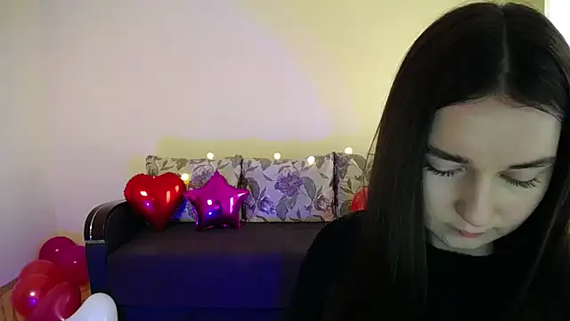 Snapshot of Pretty_shy chatting on 02-13-25, 09:09 Pretty shy online show from 02-13-25, 09:09