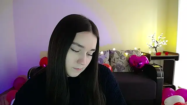 Snapshot of Pretty_shy chatting on 02-18-25, 09:54 Pretty shy online show from 02-18-25, 09:54