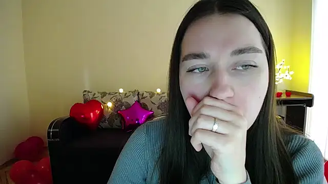 Snapshot of Pretty_shy chatting on 02-19-25, 01:06 Pretty shy online show from 02-19-25, 01:06