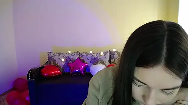 Snapshot of Pretty_shy chatting on 02-20-25, 09:11 Pretty shy online show from 02-20-25, 09:11
