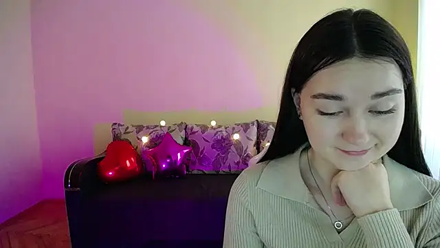 Snapshot of Pretty_shy chatting on 02-25-25, 12:24 Pretty shy online show from 02-25-25, 12:24