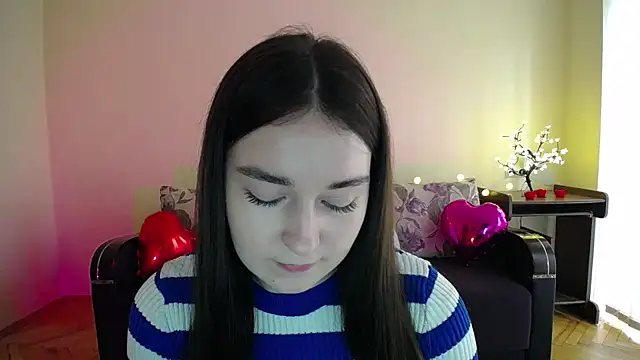 Snapshot of Pretty_shy chatting on 03-11-25, 09:13 Pretty shy online show from 03-11-25, 09:13