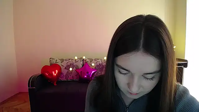 Snapshot of Pretty_shy chatting on 03-19-25, 08:55 Pretty shy online show from 03-19-25, 08:55