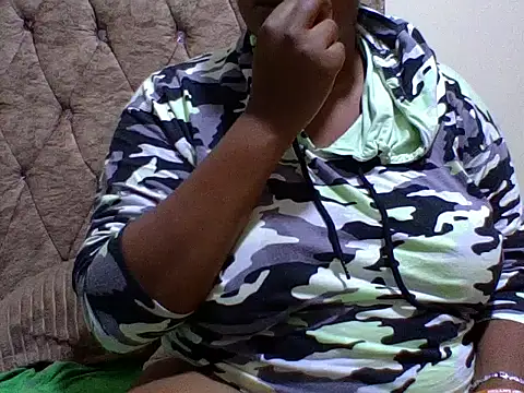 zoey10 online show from 09-19-25, 05:20