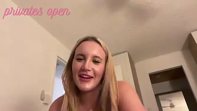 Snapshot of isisxoxx chatting on 02-22-25, 12:51 isisxoxx online show from 02-22-25, 12:51