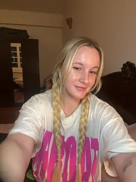 Snapshot of isisxoxx chatting on 02-15-26, 09:11 isisxoxx online show from 02-15-26, 09:11