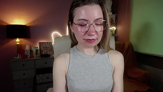 Mia Tasty online show from 02-28-25, 10:52