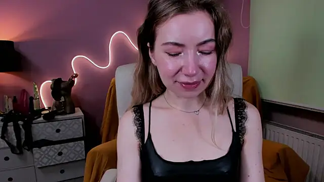 Mia Tasty online show from 09-19-25, 06:37