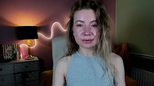 Mia Tasty online show from 11-09-25, 02:59