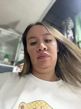 Emiily lee online show from 12-21-25, 03:24