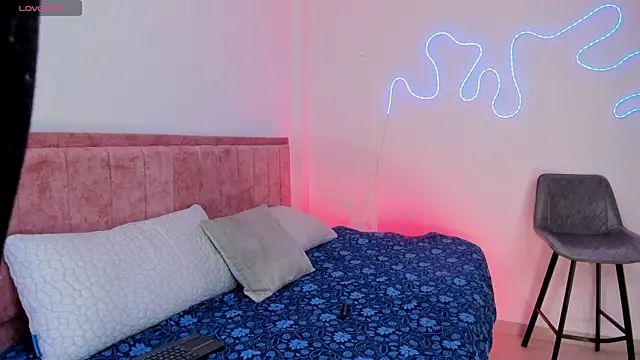 Sofiawilson  online show from 07-29-26, 02:59