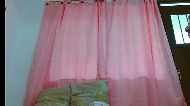 chantalsemenova1 online show from 01-05-25, 03:13