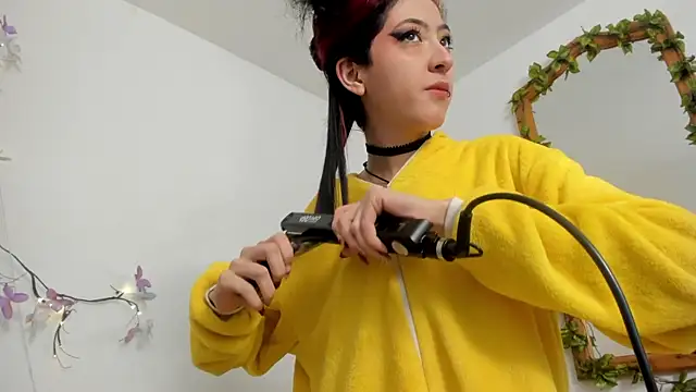 BonnieCute  online show from 10-14-25, 12:00