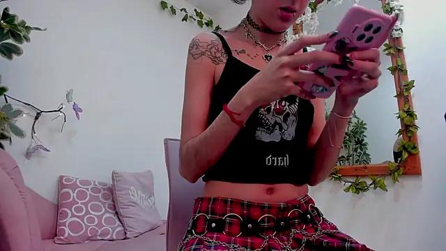 BonnieCute  online show from 04-05-26, 12:08