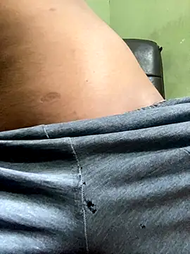 hottbooyy online show from 12-04-25, 08:23