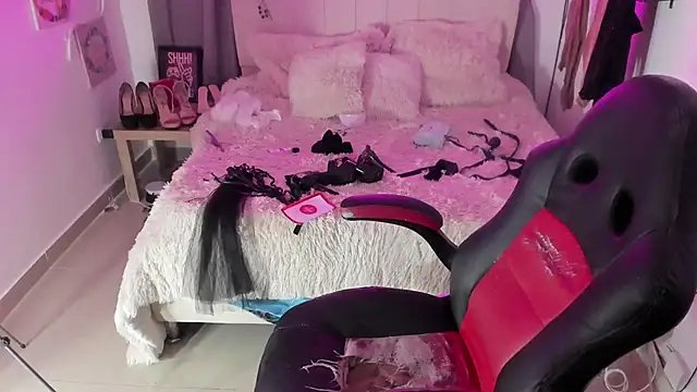 anyclark  online show from 10-30-25, 04:03