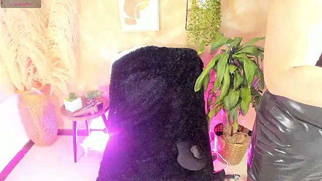 Snapshot of anyclark_ chatting on 07-19-26, 02:26 anyclark online show from 07-19-26, 02:26