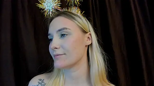 Snapshot of ixsi chatting on 12-24-24, 02:01 ixsi online show from 12-24-24, 02:01