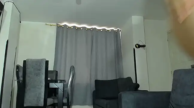 Snapshot of julianamorant chatting on 03-18-25, 06:04 julianamorant online show from 03-18-25, 06:04