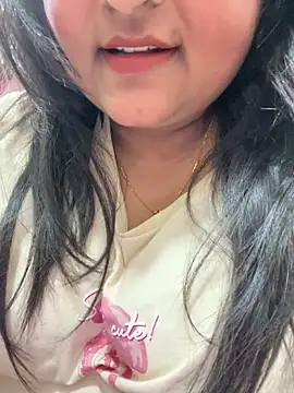 Snapshot of smile_pretty chatting on 02-18-26, 06:04 smile pretty online show from 02-18-26, 06:04