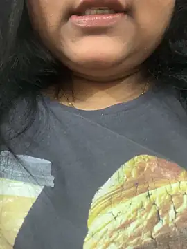 Snapshot of smile_pretty chatting on 03-16-26, 04:33 smile pretty online show from 03-16-26, 04:33