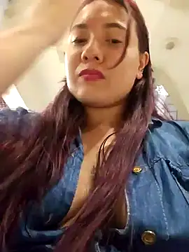 Snapshot of Blushing_Katy chatting on 01-11-25, 02:41 Blushing Katy online show from 01-11-25, 02:41