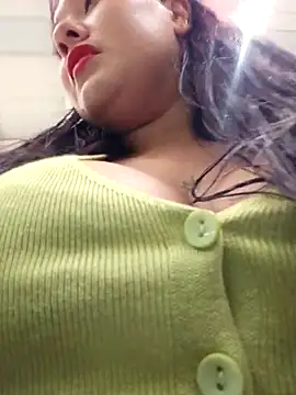 Snapshot of Blushing_Katy chatting on 04-19-26, 12:11 Blushing Katy online show from 04-19-26, 12:11